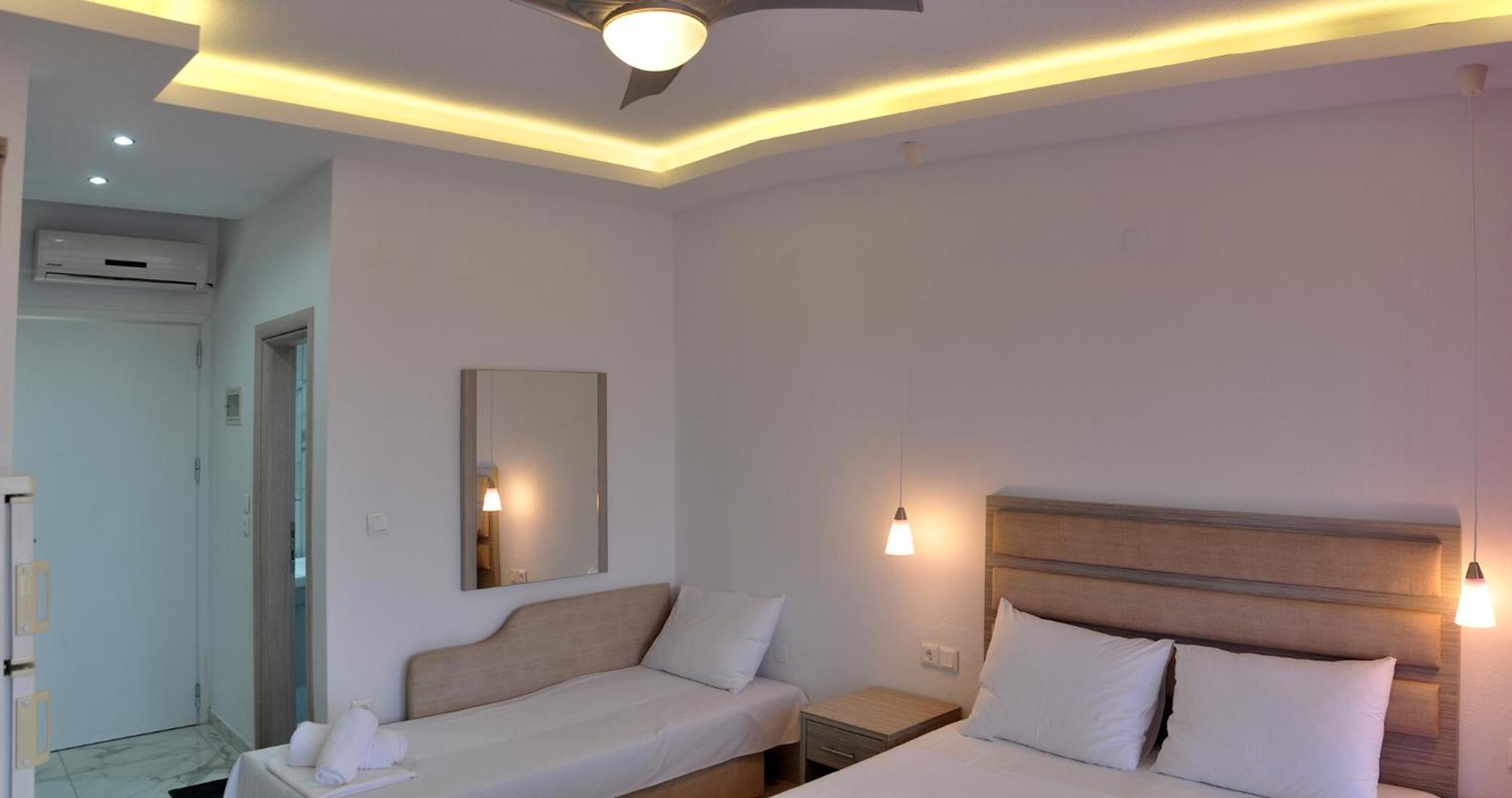Valiant Sea Aparthotel Kriopigi Bilik gambar